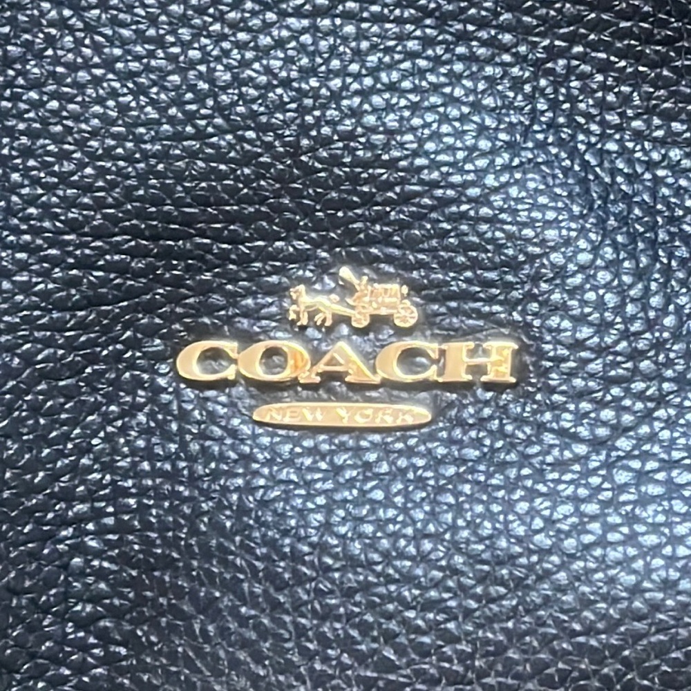 Coach Black like new Lori